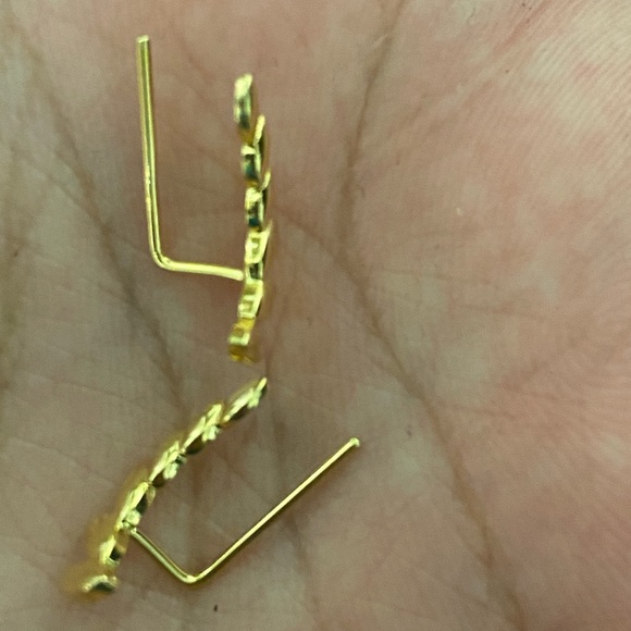 Ear cuff 18K Gold Earrings - Picture 4 of 4